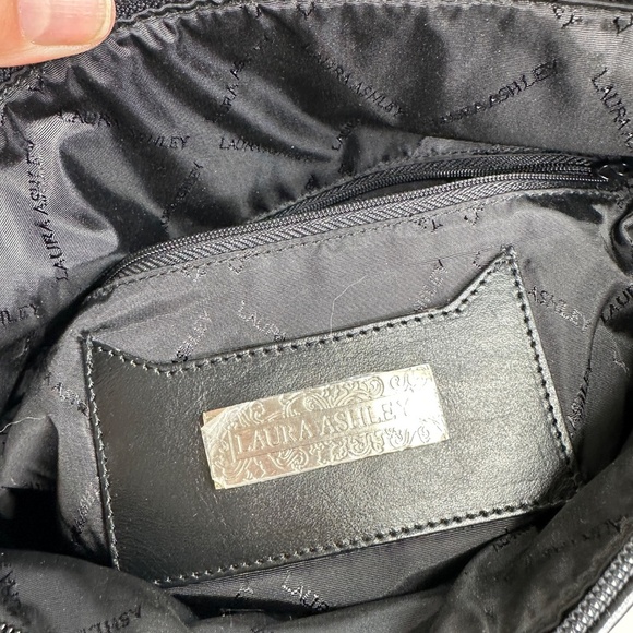 Laura Ashley Black Woven Shoulder Bag With Leather Trim & Zipper Closure - Picture 10 of 10